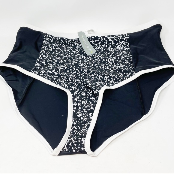 FOREVER 21+ Women’s Plus Size Swim Bottom Black White High Waist Modest - Picture 1 of 9